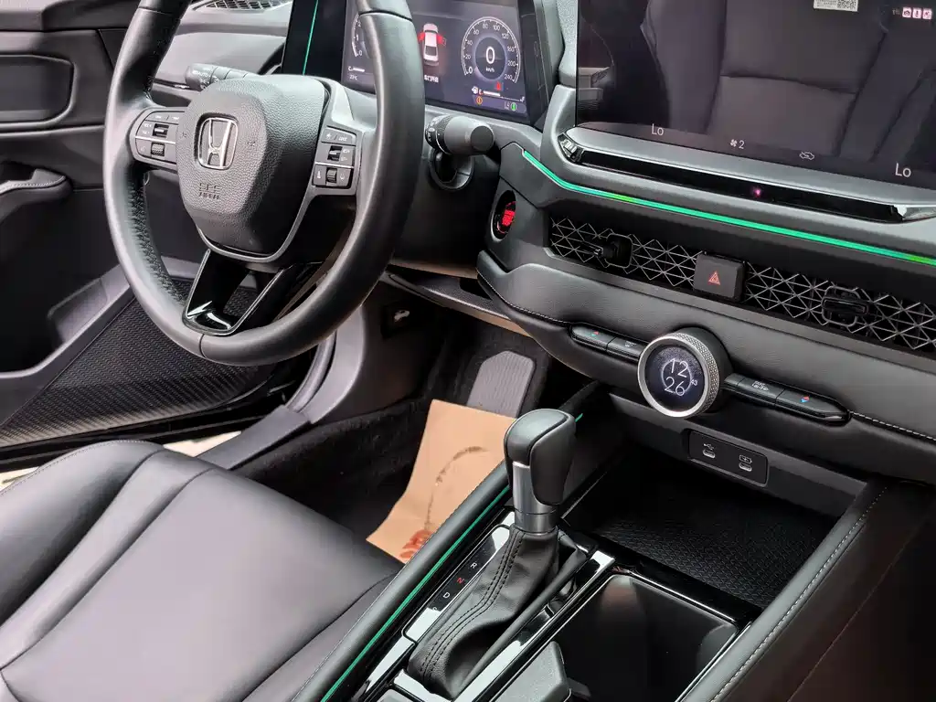 Honda Accord — фото 17
