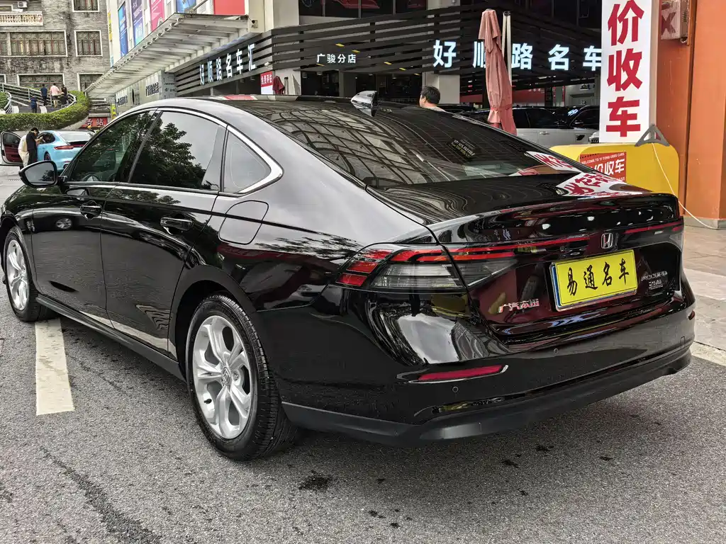 Honda Accord — фото 9