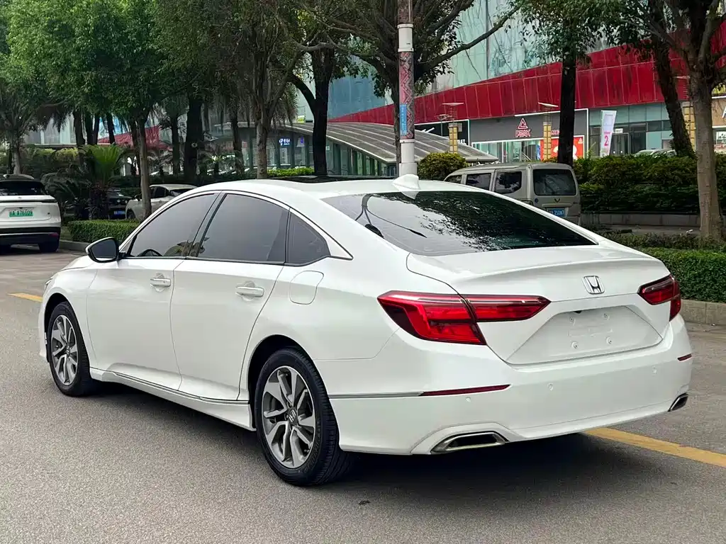 Honda Inspire — фото 4