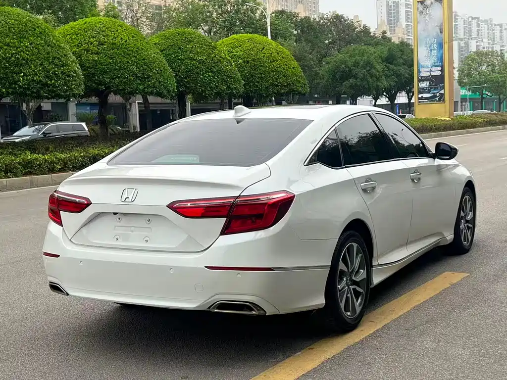 Honda Inspire — фото 6