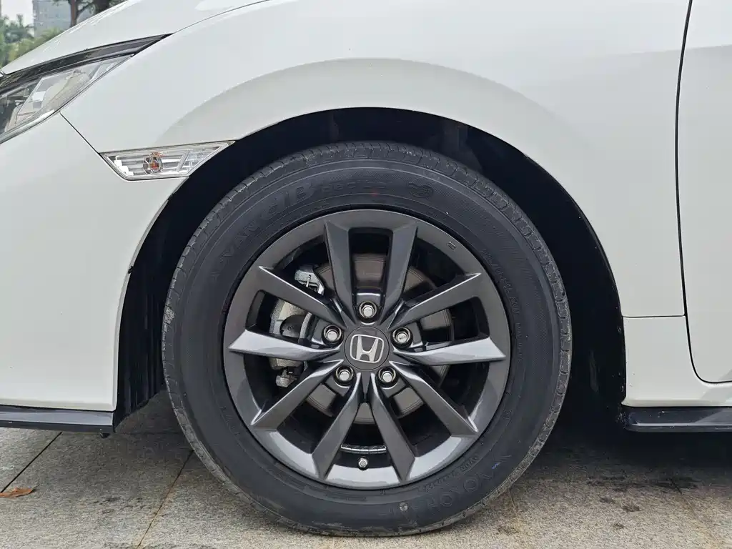 Honda Civic — фото 10