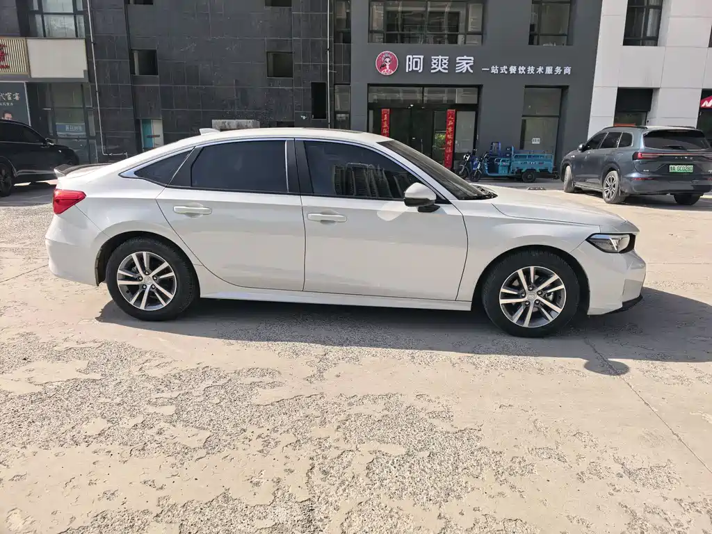 Honda Civic — фото 11