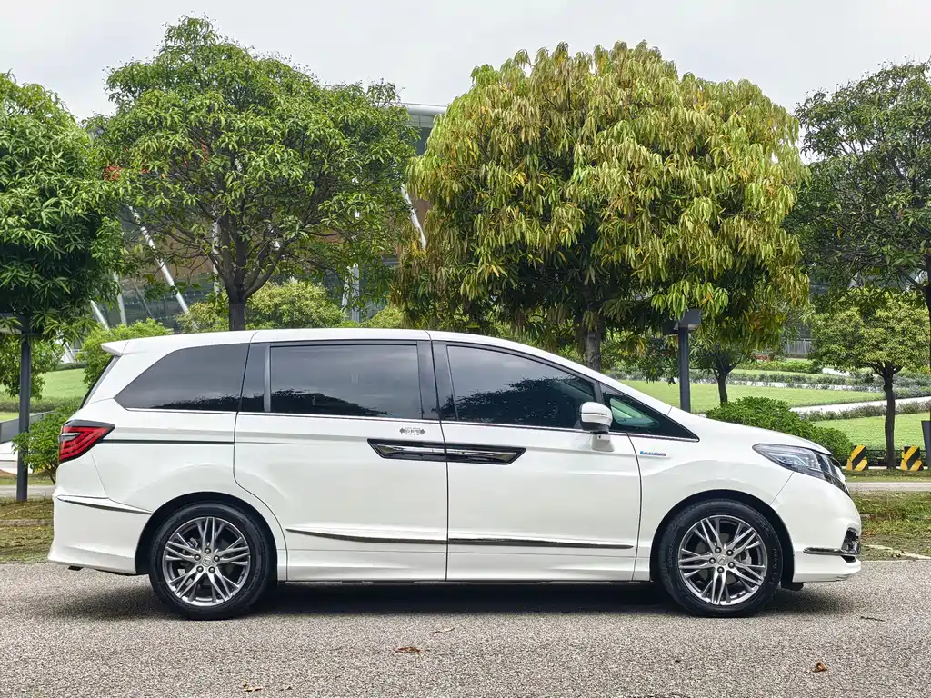 Honda Elysion — фото 4