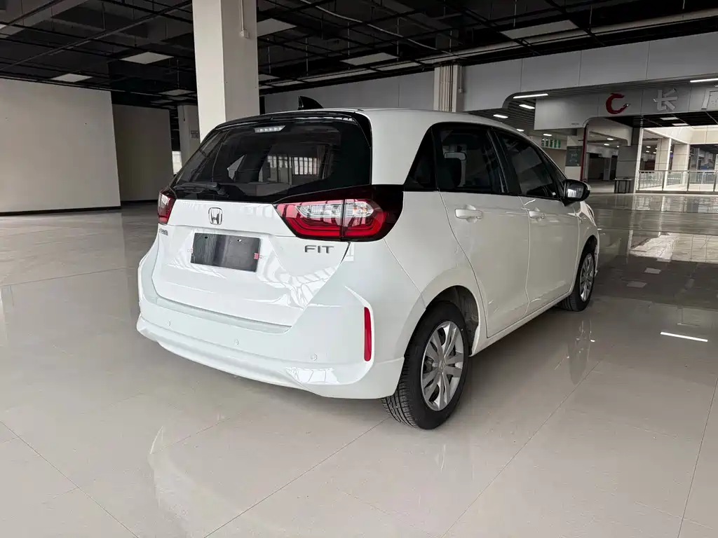 Honda Fit — фото 3