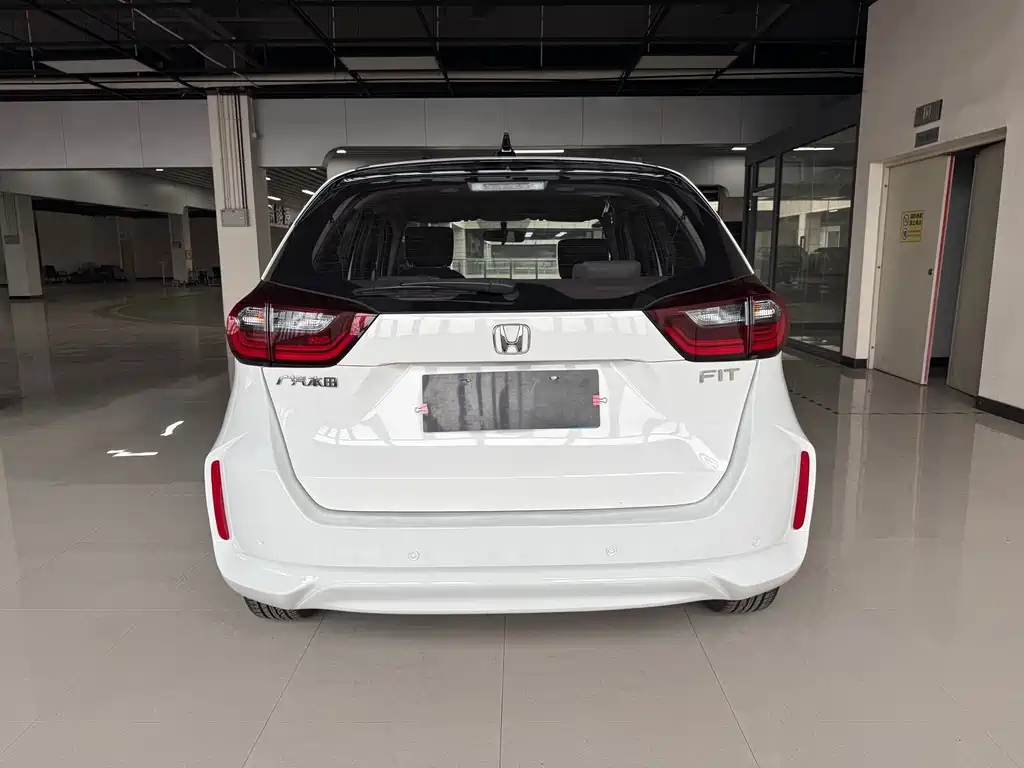 Honda Fit — фото 5
