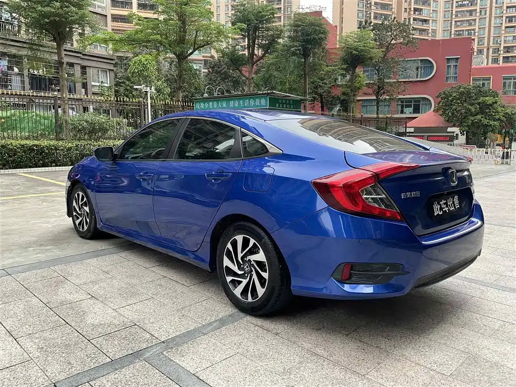 Honda Civic — фото 13