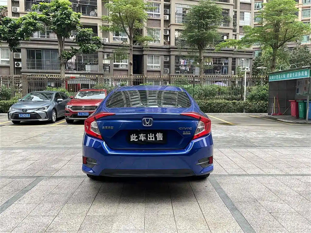 Honda Civic — фото 14