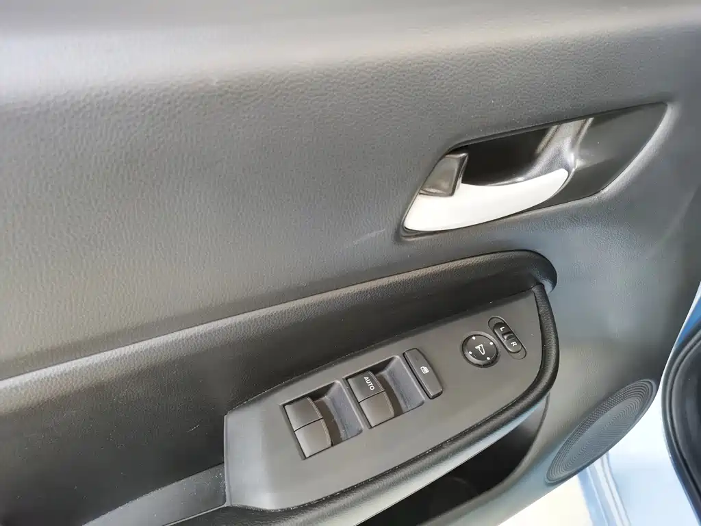 Honda Fit — фото 14