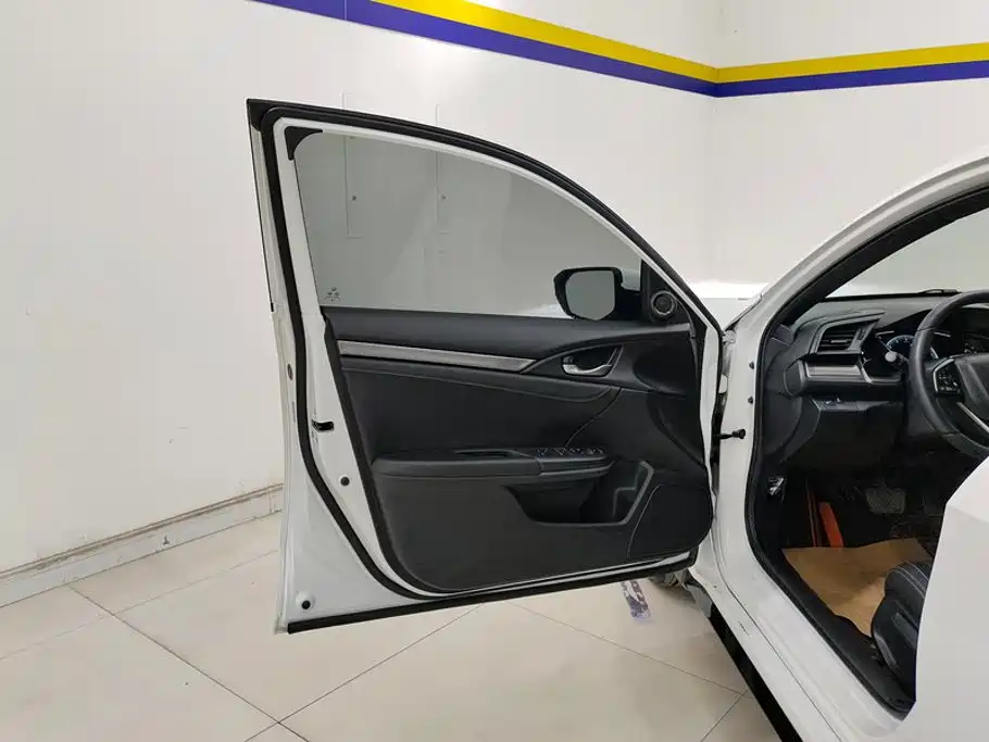 Honda Civic — фото 7