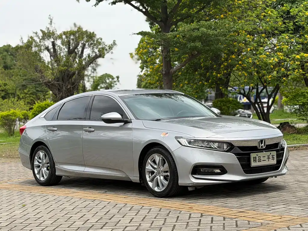 Honda Accord — фото 3