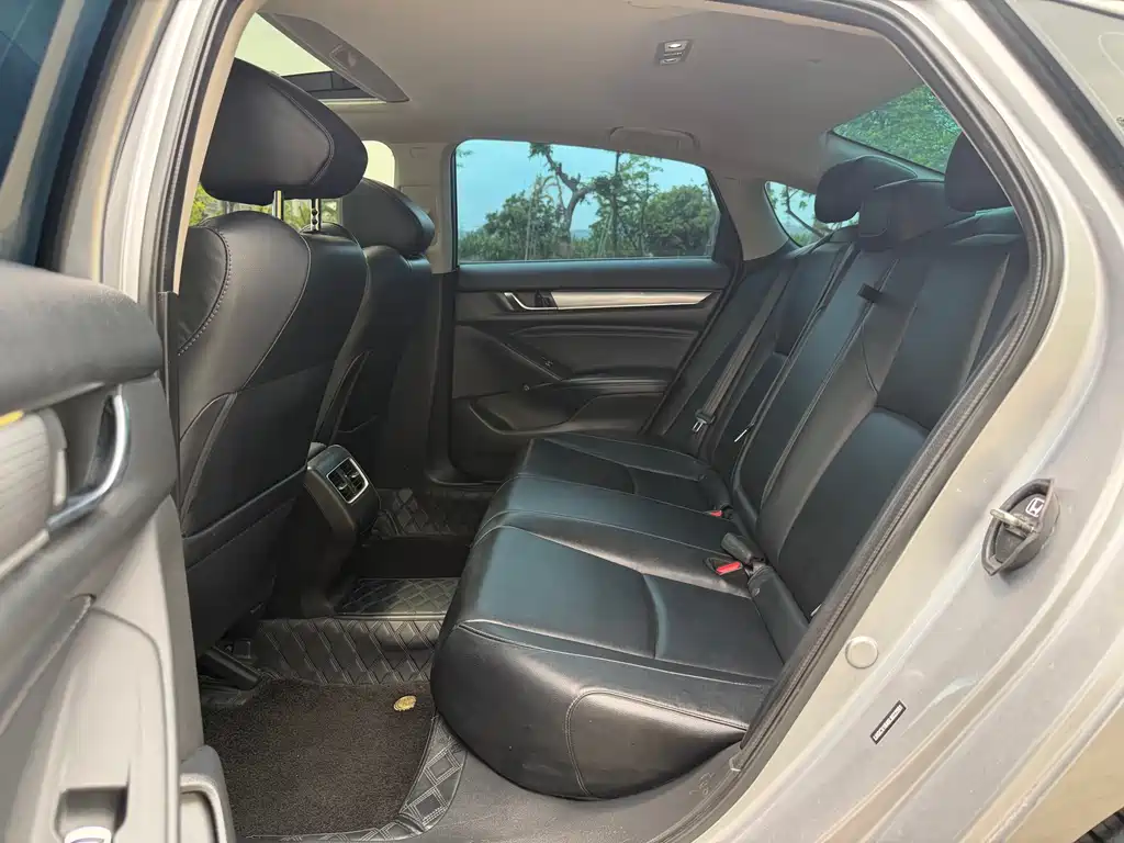 Honda Accord — фото 5