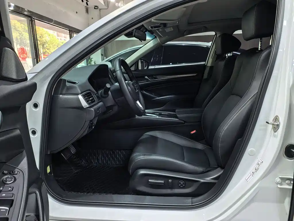 Honda Accord — фото 18