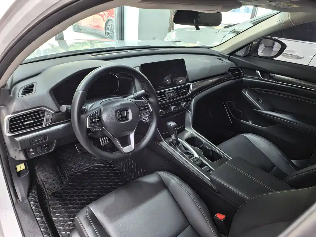 Honda Accord — фото 19