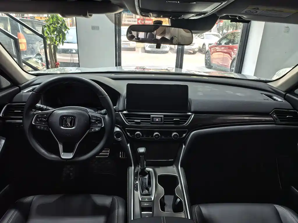 Honda Accord — фото 21