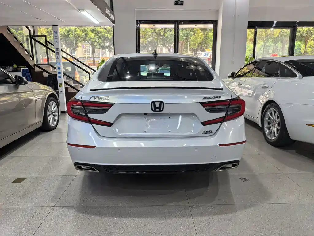Honda Accord — фото 5