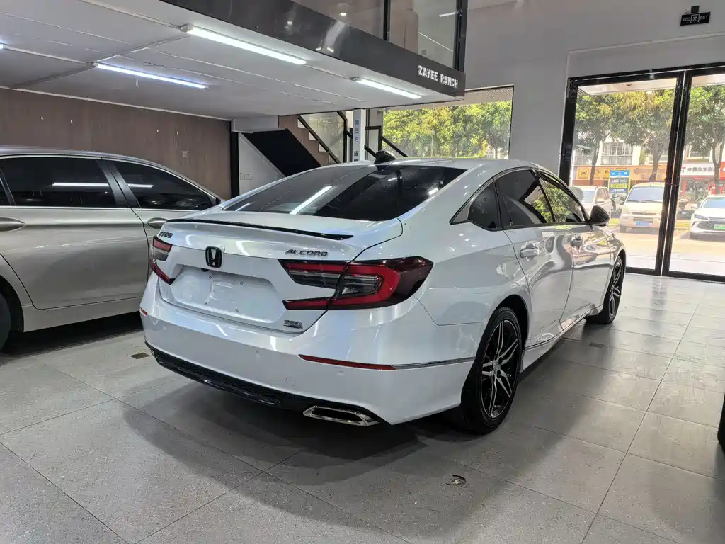 Honda Accord — фото 6