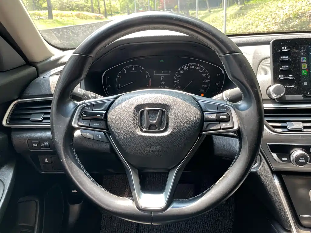 Honda Accord — фото 11