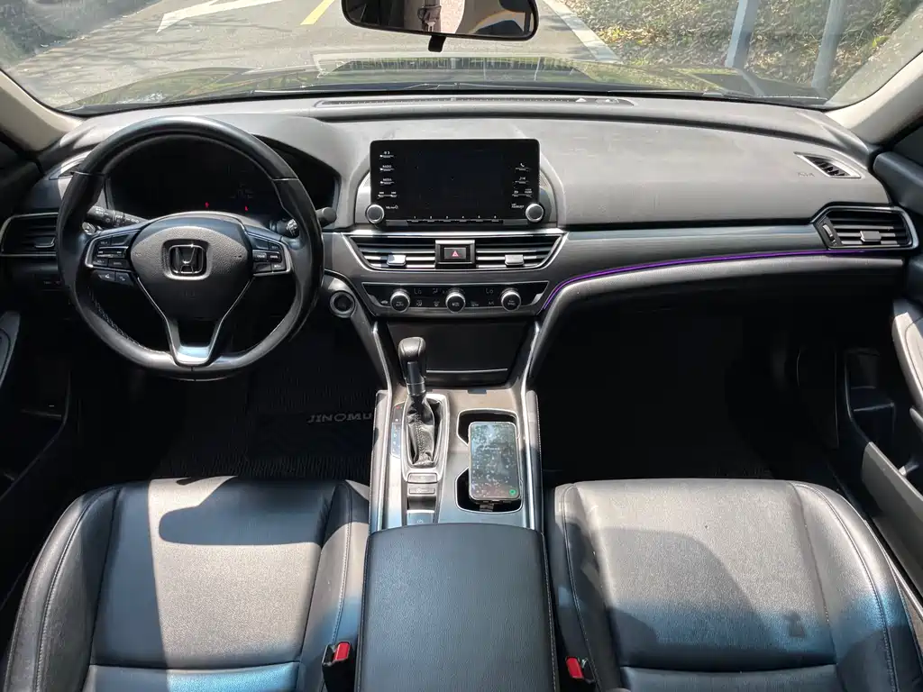Honda Accord — фото 10