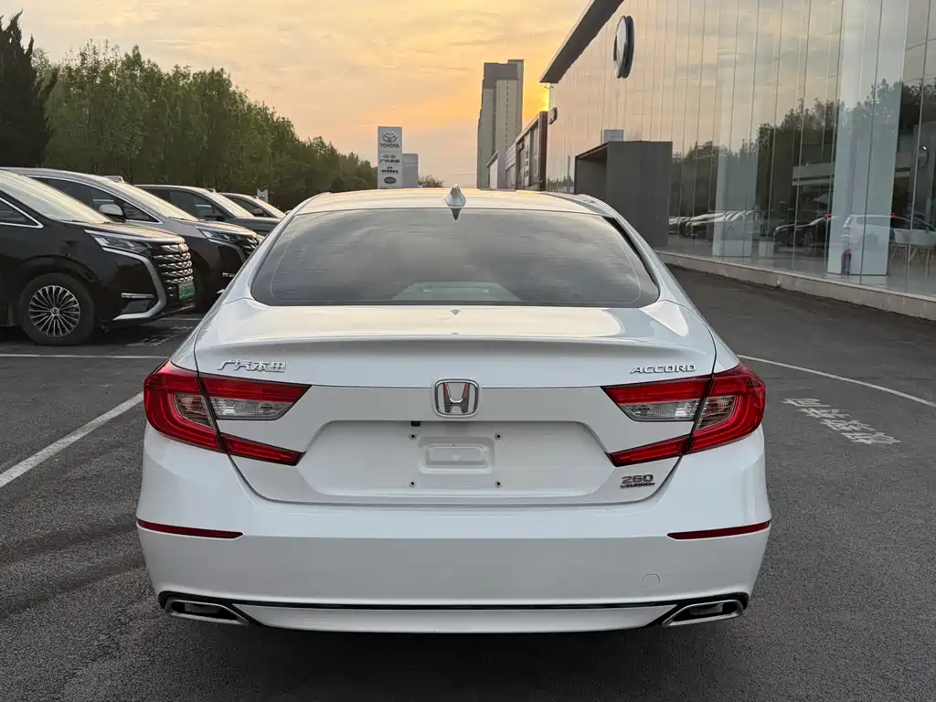 Honda Accord — фото 4