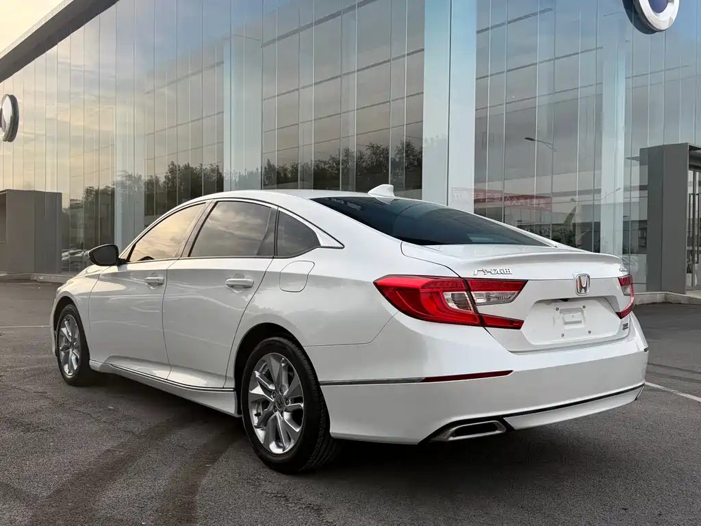 Honda Accord — фото 5