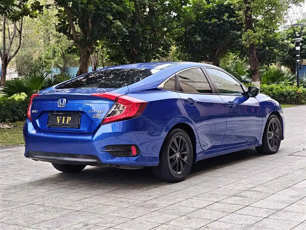 Honda Civic — фото 14