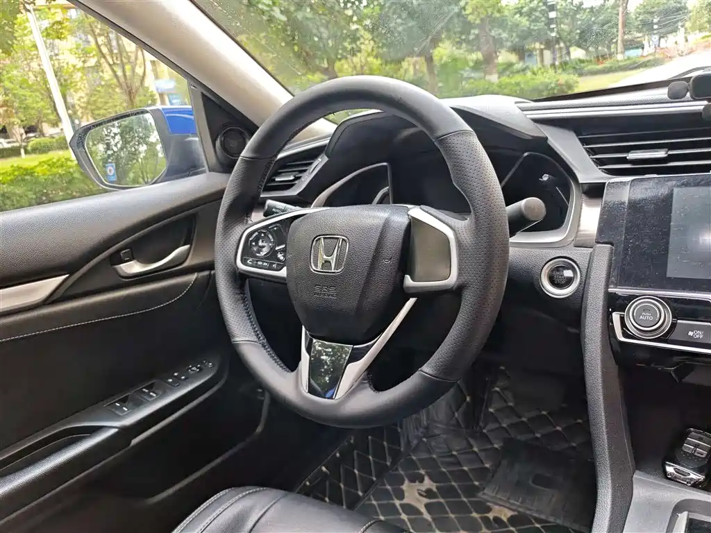 Honda Civic — фото 10