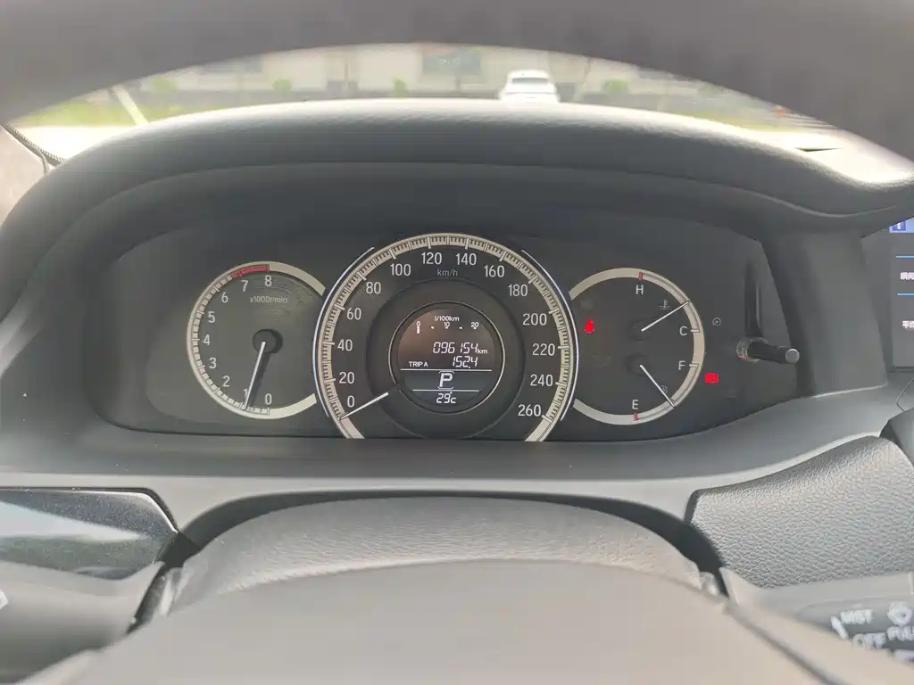 Honda Accord — фото 17