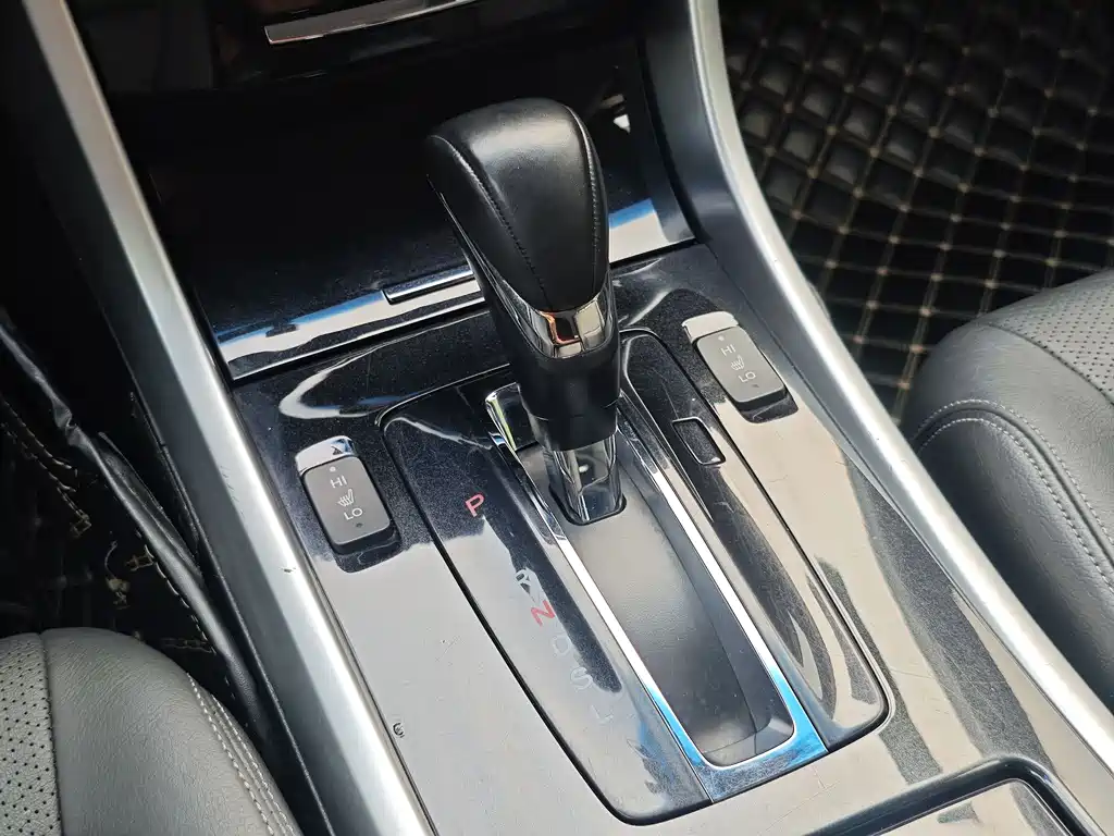 Honda Accord — фото 19