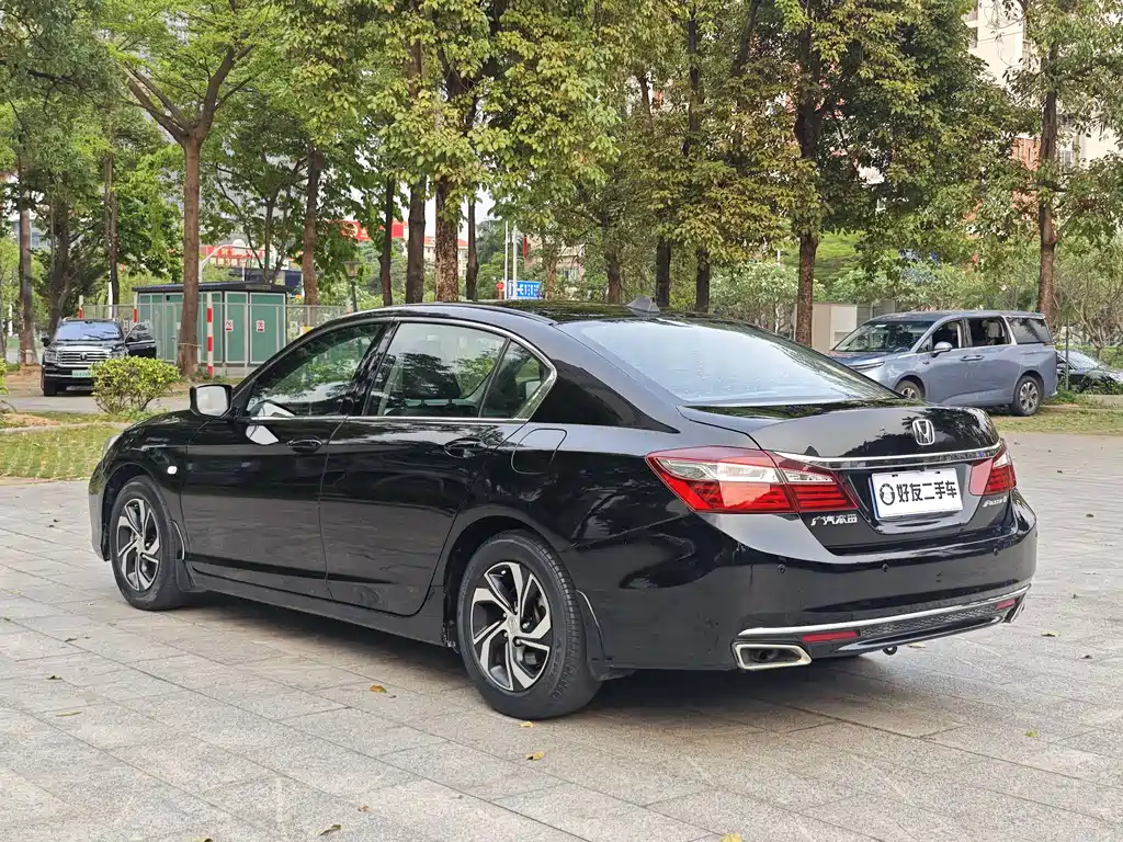 Honda Accord — фото 7