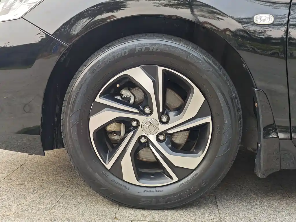 Honda Accord — фото 10