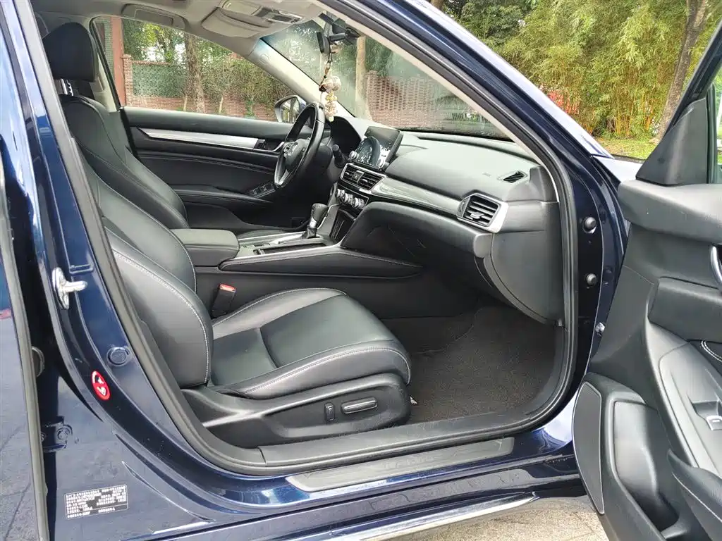 Honda Inspire — фото 11