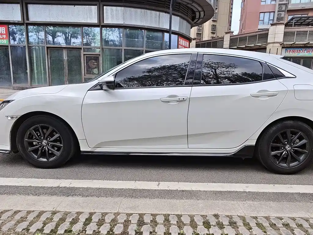 Honda Civic — фото 4
