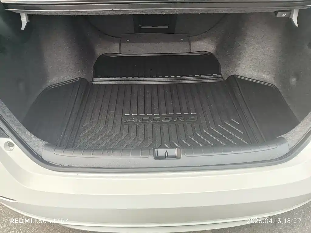 Honda Accord — фото 8