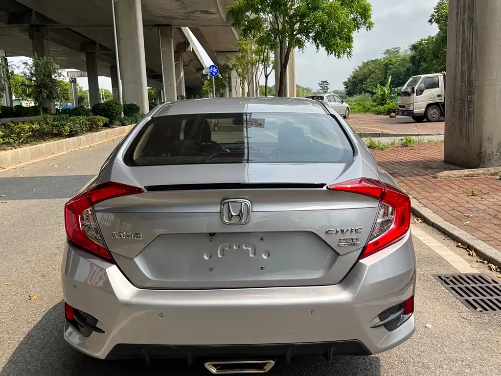 Honda Civic — фото 10