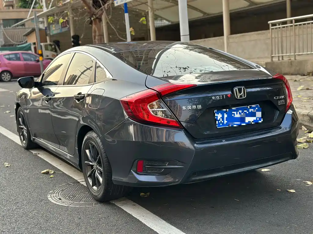Honda Civic — фото 7