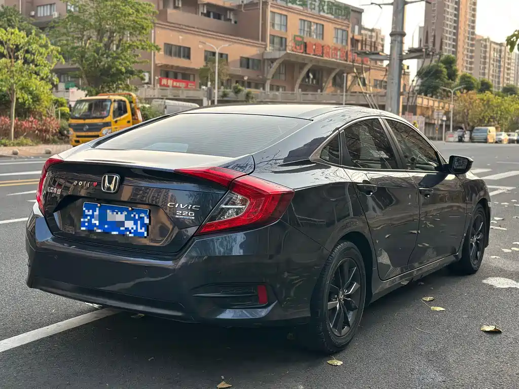 Honda Civic — фото 9