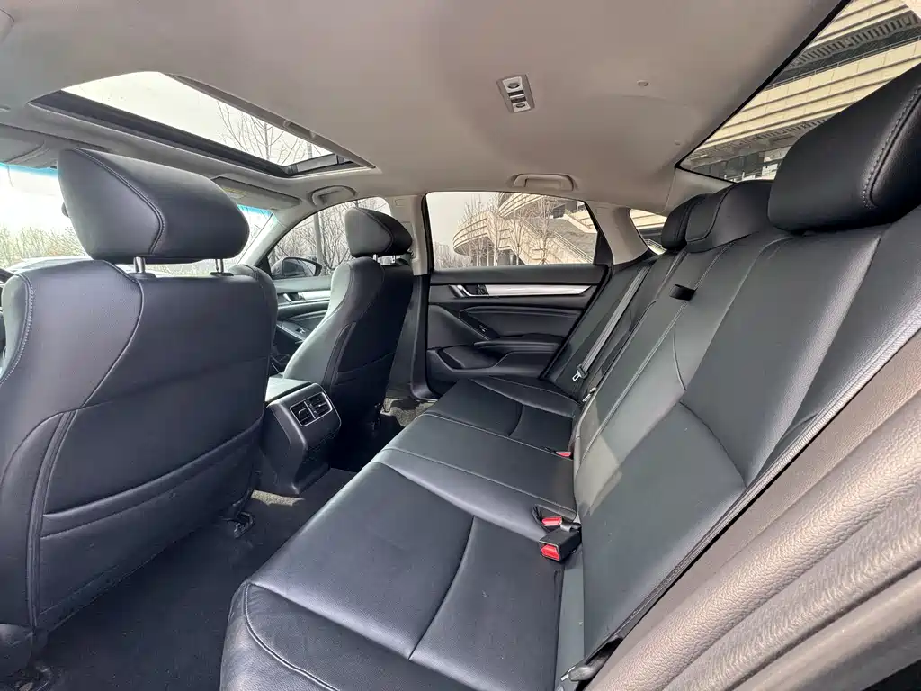 Honda Accord — фото 6