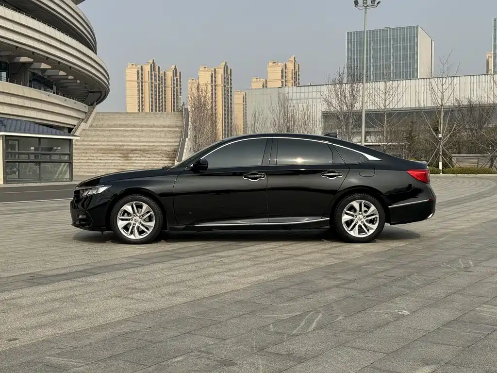 Honda Accord — фото 7