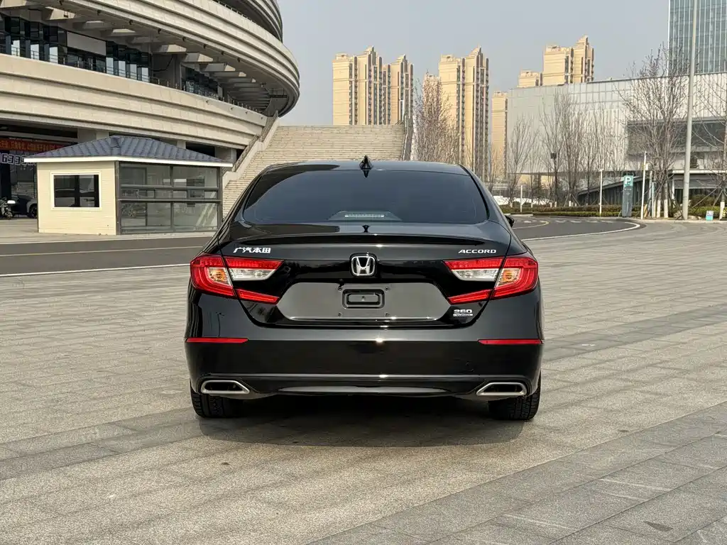 Honda Accord — фото 8