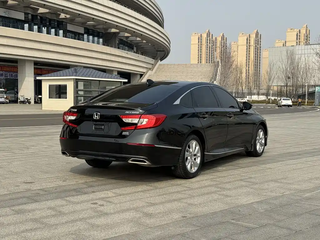 Honda Accord — фото 9