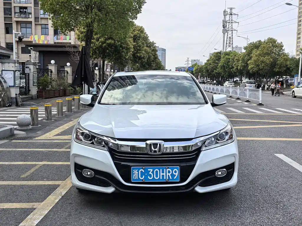 Honda Accord — фото 2