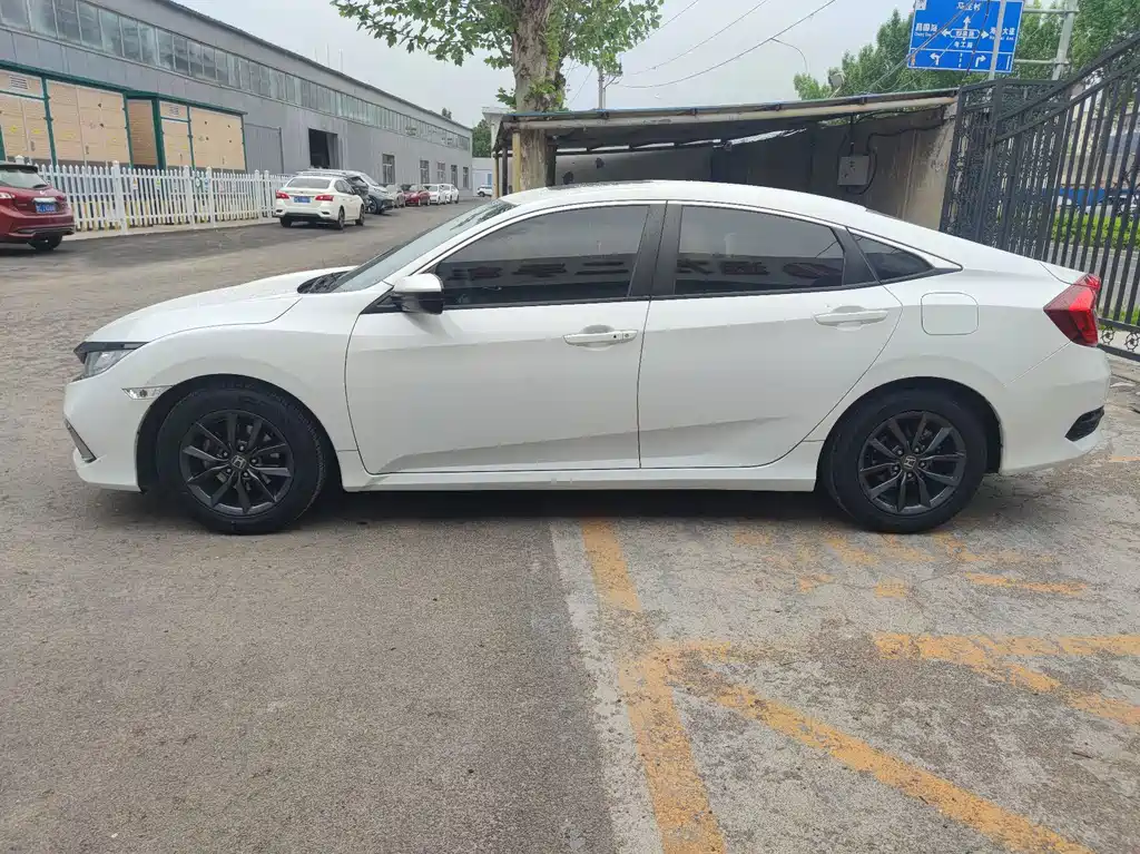 Honda Civic — фото 6