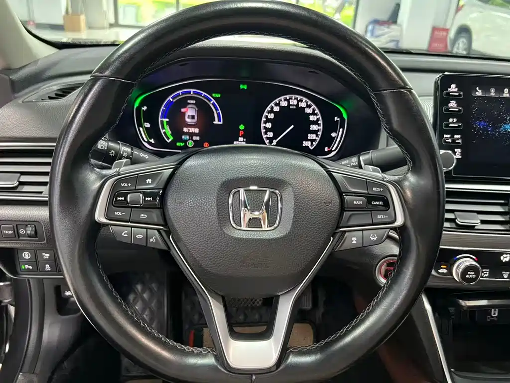 Honda Accord — фото 11