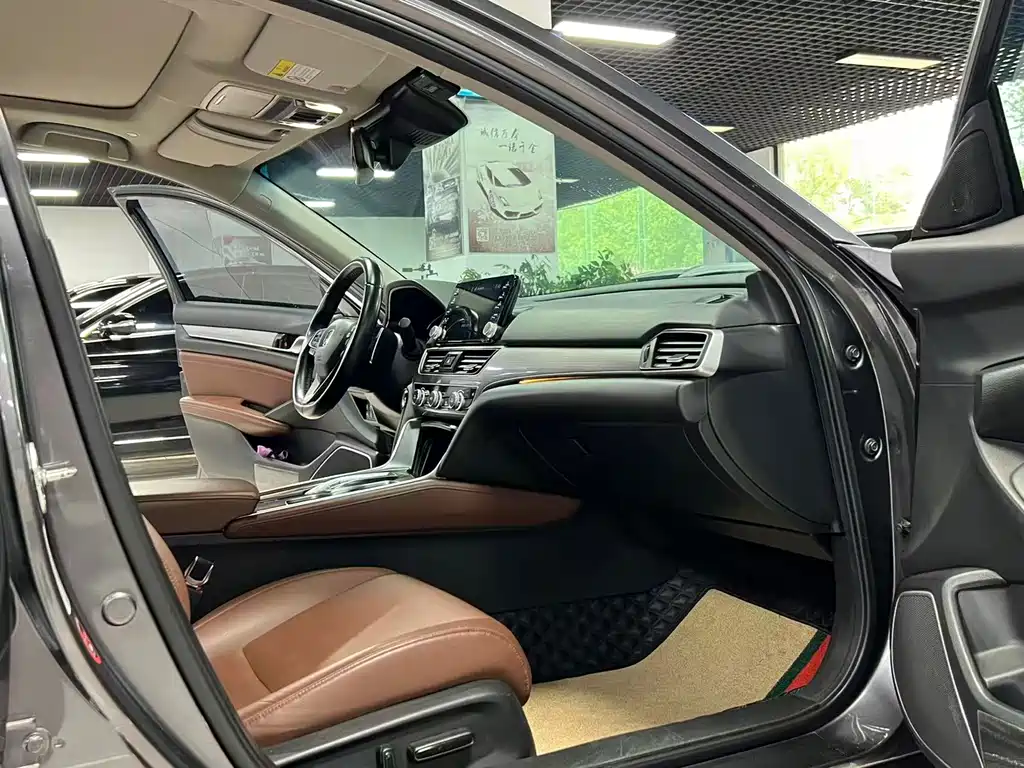Honda Accord — фото 14