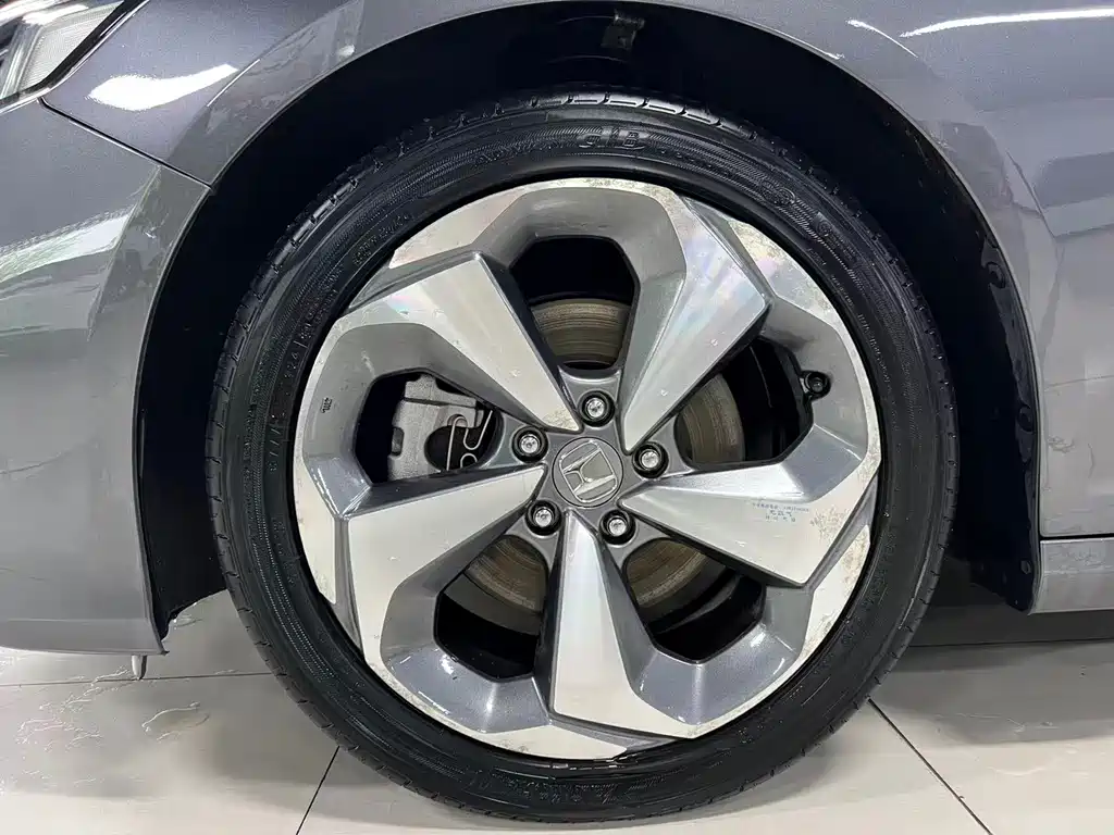 Honda Accord — фото 19
