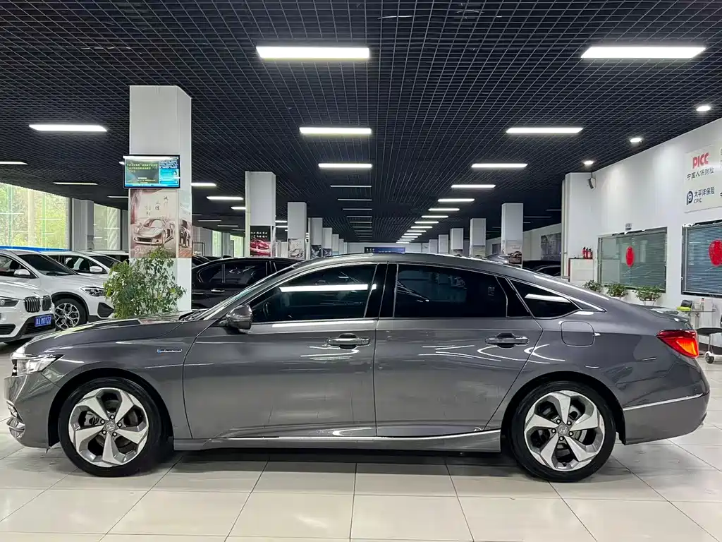 Honda Accord — фото 3