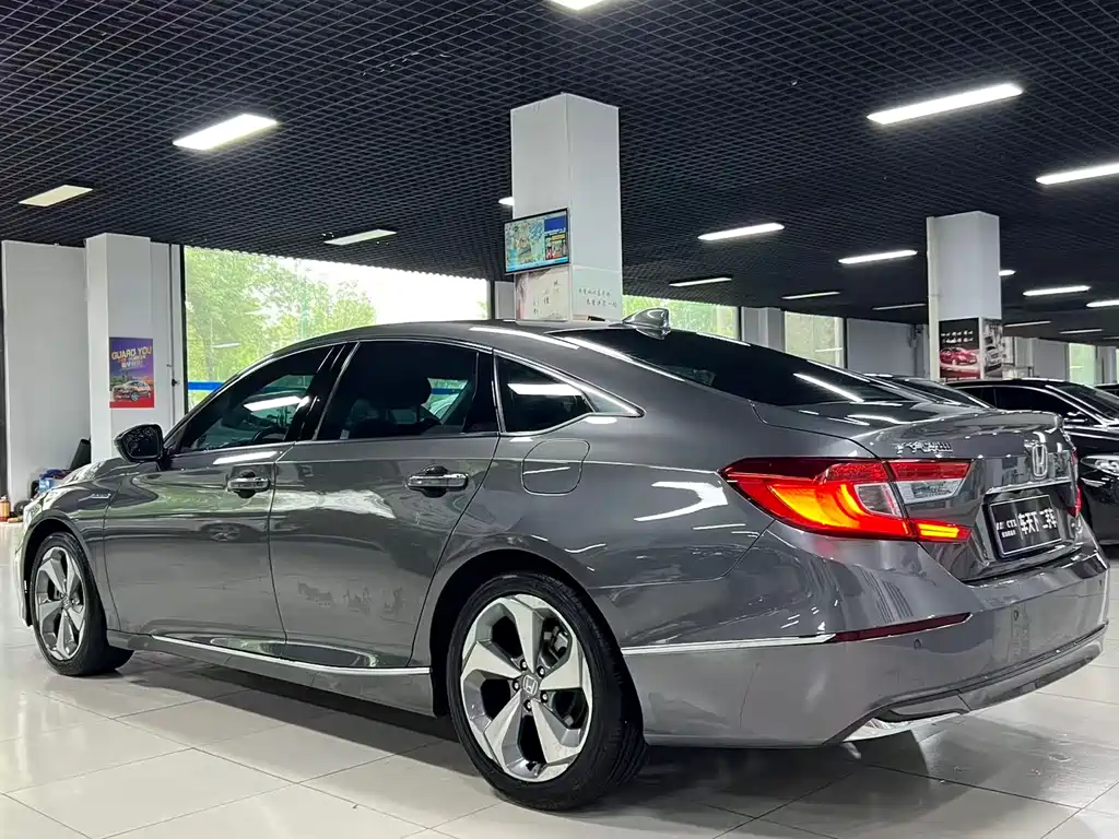 Honda Accord — фото 4