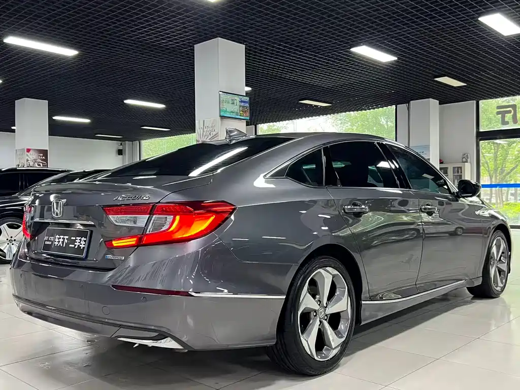Honda Accord — фото 6
