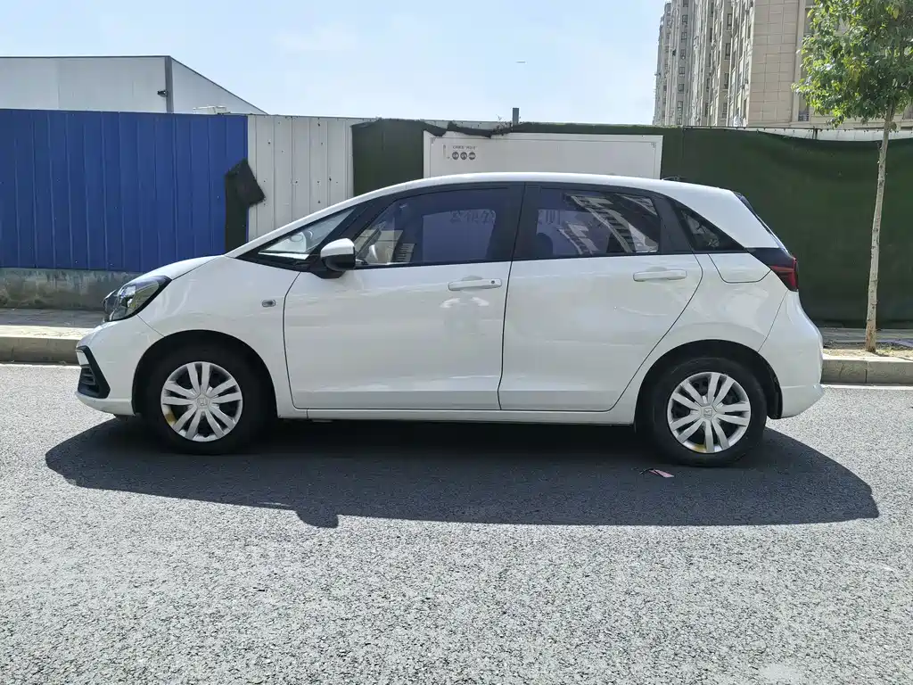 Honda Fit — фото 11