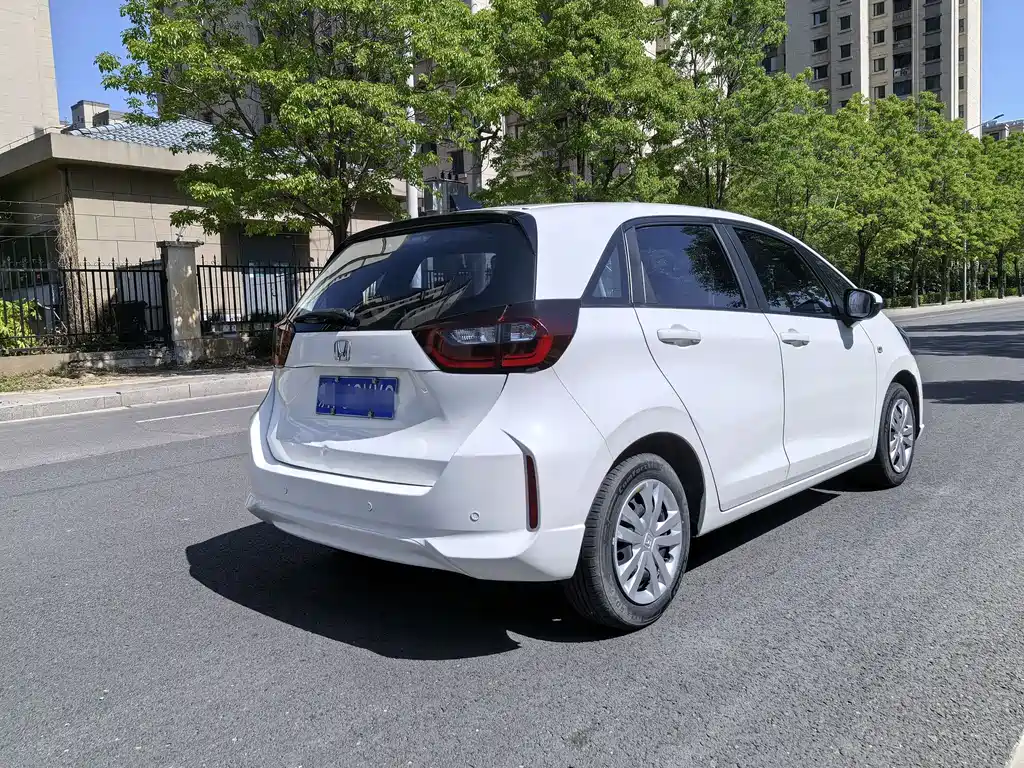 Honda Fit — фото 5